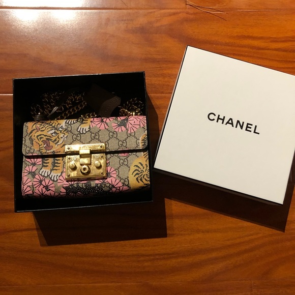 Chanel box and 2 bag - Picture 3 of 3